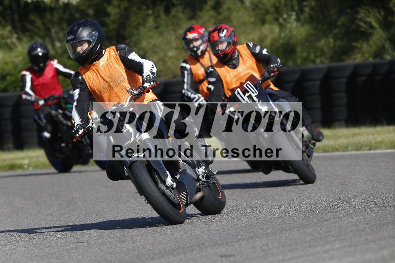 Archiv-2025/17 17.05.2025 PROMAX ADR/Gruppe gruen/unklar